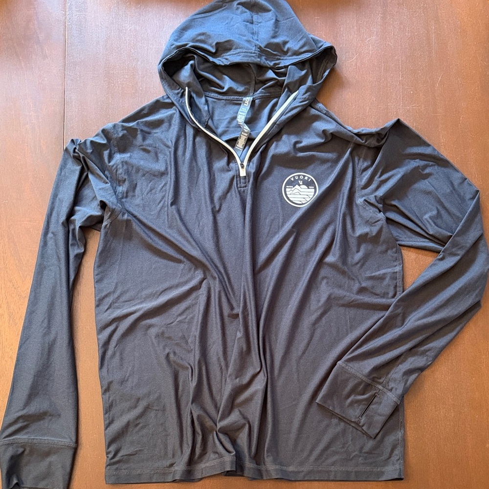 Vuori Uluwatu Hooded 1/4-Zip // charcoal